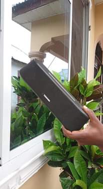 A picture of Bluetooth spika used toka UK inayotumia umeme kwa bei poa
