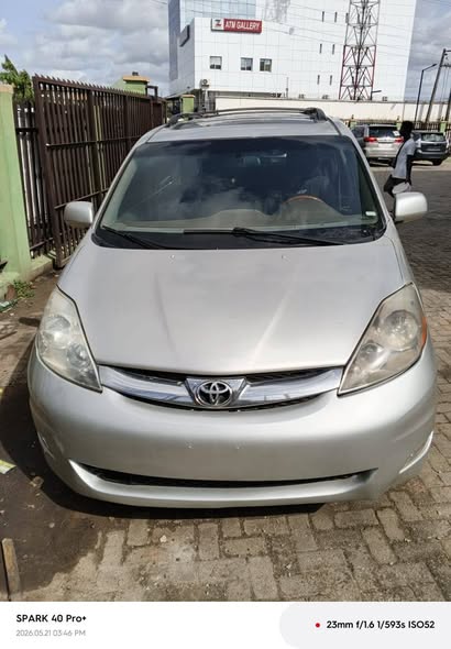 A picture of Toyota Sienna 2007