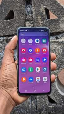 A picture of Samsung Galaxy s10E