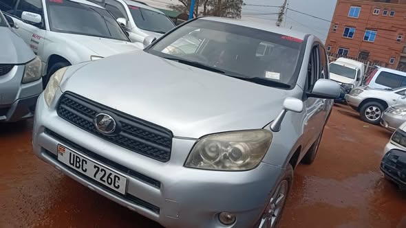 A picture of Rav4 long