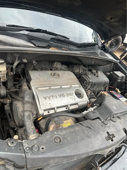 A picture of Toyota harrier new Milion 13 5 Cc2990 0767900433 Location Kinondoni