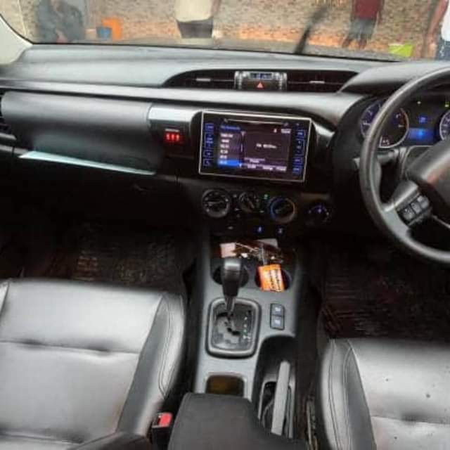 A picture of Hilux new inauzwa mil 75