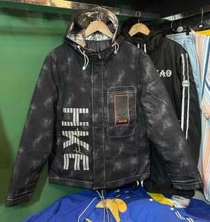 A picture of Size zote zipo Black
