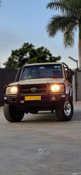 toyota land cruiser