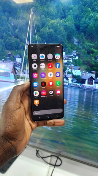 A picture of SAMSUNG NOTE10 PLUS