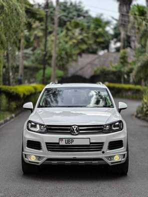 A picture of 100m Tourege Petrol 2014 0707 033900