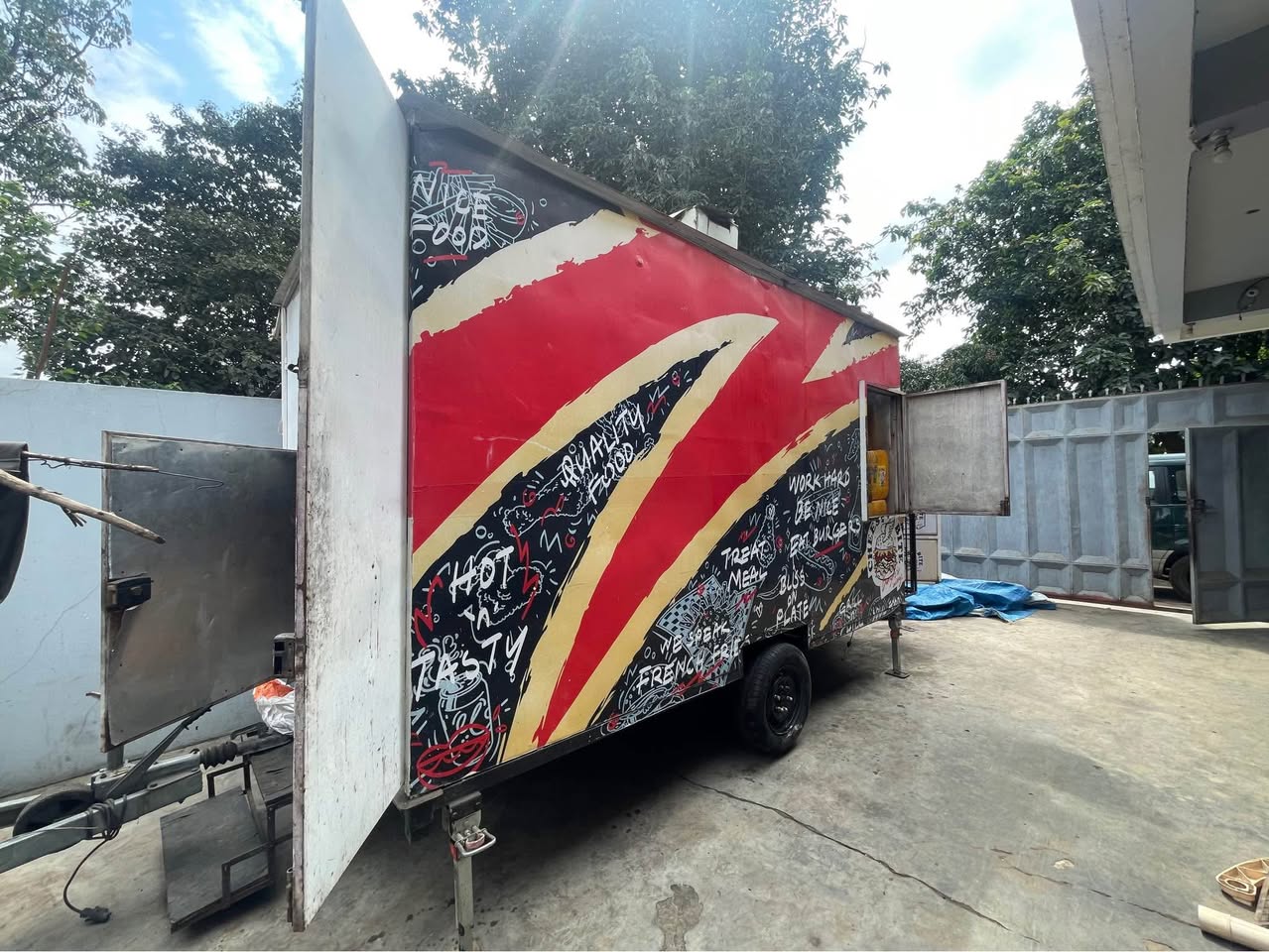 A picture of FOOD TRAILER FOR SALE 
