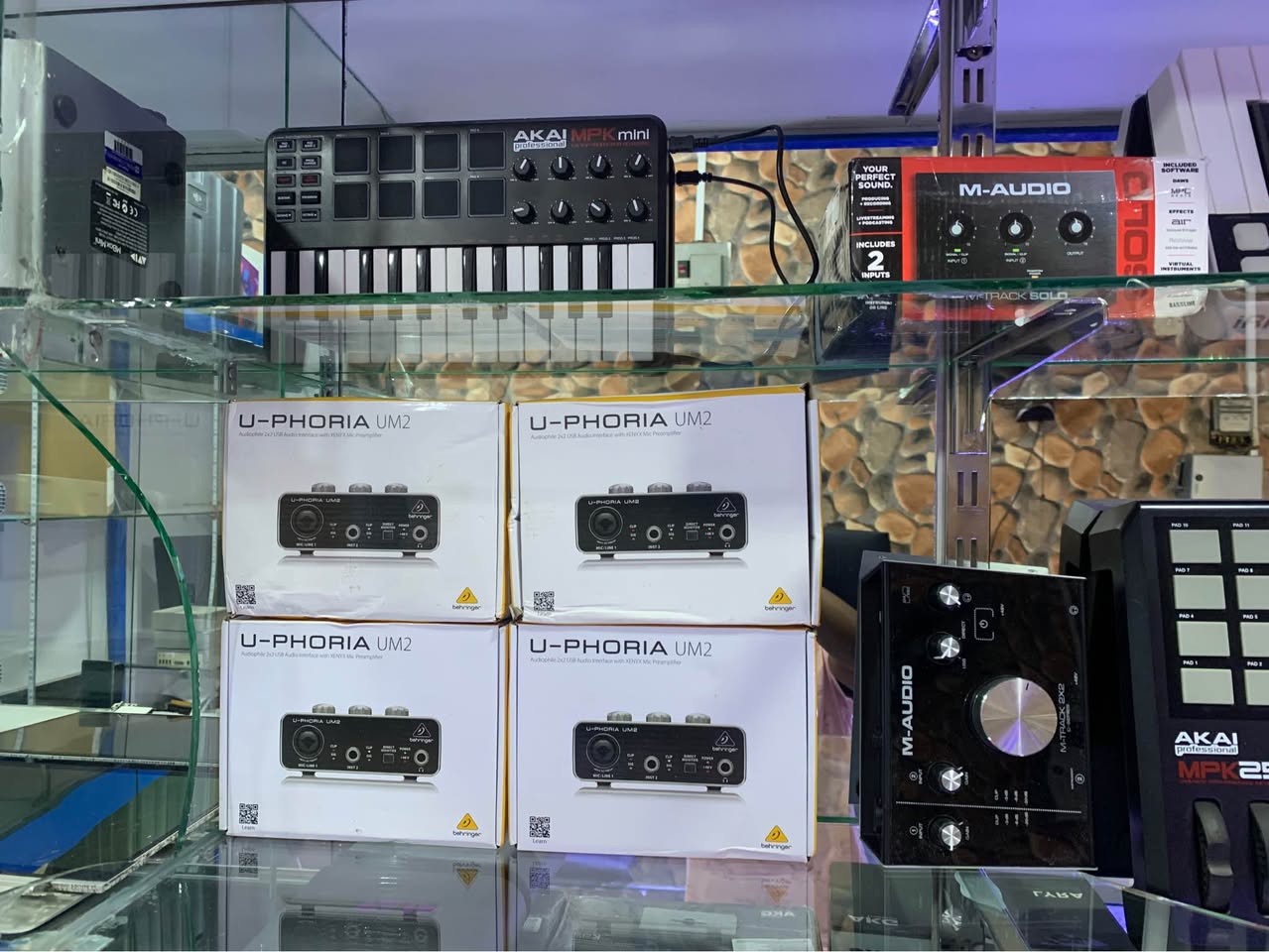 A picture of All studio gadgets available