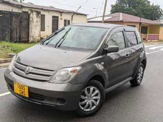A picture of TOYOTA IST