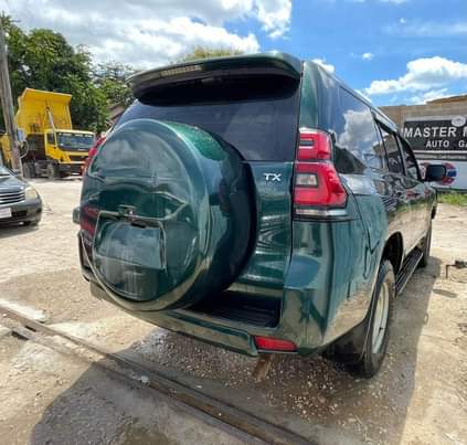 A picture of TOYOTA LAND CRUISER PRADO 150