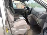 A picture of 2005 Toyota sienna going for 1 9m