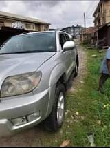 A picture of Toyota 4runner
