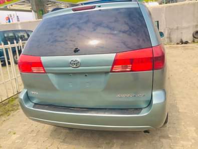 A picture of Sienna For sale Price 2 2m Ac chilling Engine smooth