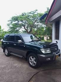 A picture of LANDCRUSSER vx