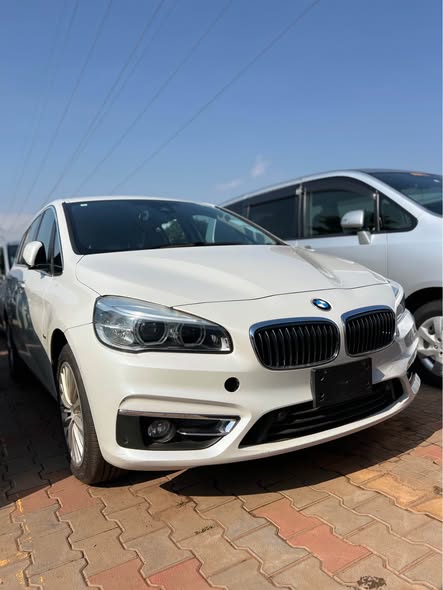 A picture of 2017 BMW 220i Petrol 7 Seater 256703788764