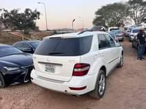 A picture of 2010 Ml350 clean first body with Untempered Engine and gear
