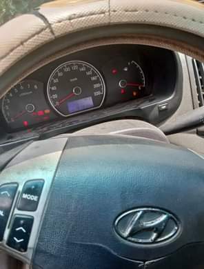 A picture of Hyundai Elantra 2008 Engine is not good Buy a new