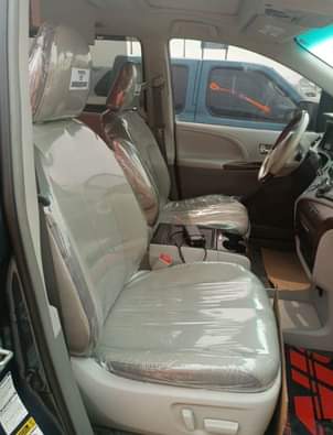 A picture of Toyota Sienna