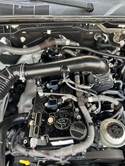 A picture of Toyota Hilux 2016 automatic petrol 4x4 Whatsupp 971566476127