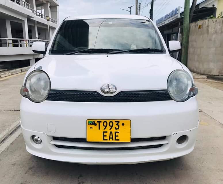 A picture of TOYOTA SIENTA FULL AC FULL DOC PRICE 12.7mill