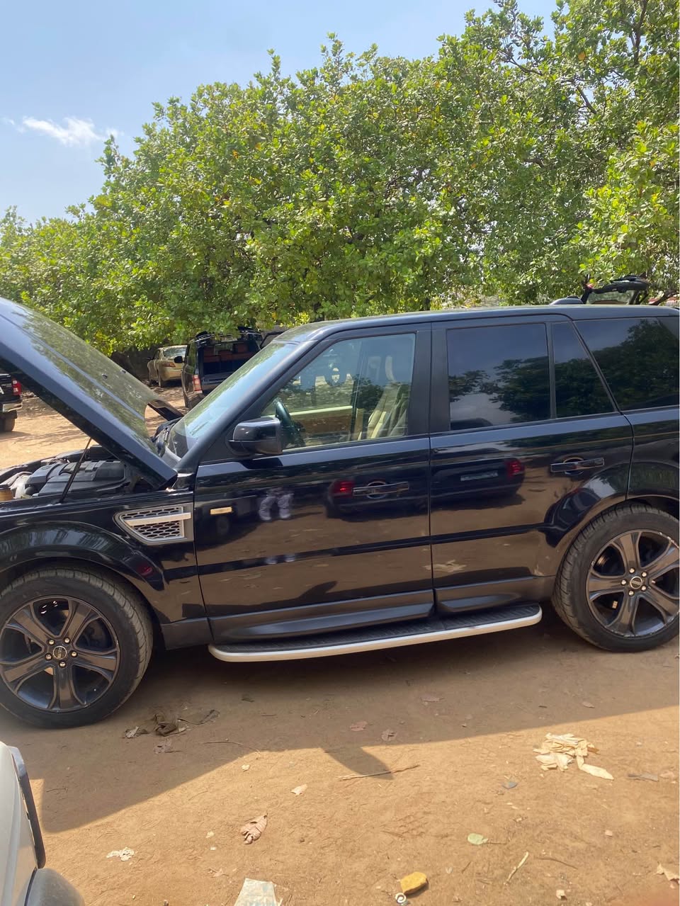 A picture of Super clean Used 2010 Range Rover Sport buy and drive