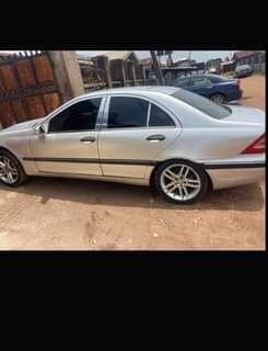 A picture of 2003 Mercedes Benz 203