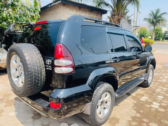 A picture of LANDCRUISER PRADO 120