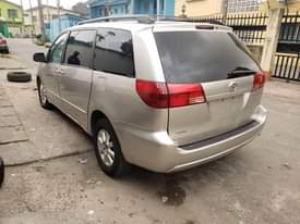 A picture of Toyota Sienna