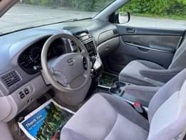 A picture of 2009 Toyota Sienna GPS system ice cold A C Looks