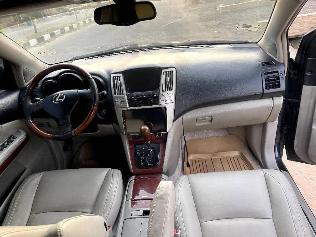 A picture of 2005 Lexus Rx 330