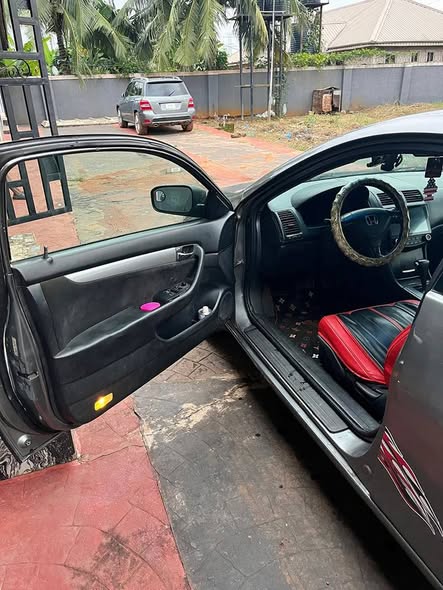 A picture of 05 Honda accord