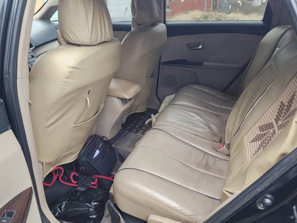 A picture of Toyota Venza 2010