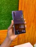 A picture of note 10