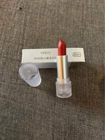 A picture of Lips stick