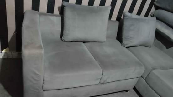 A picture of L chair