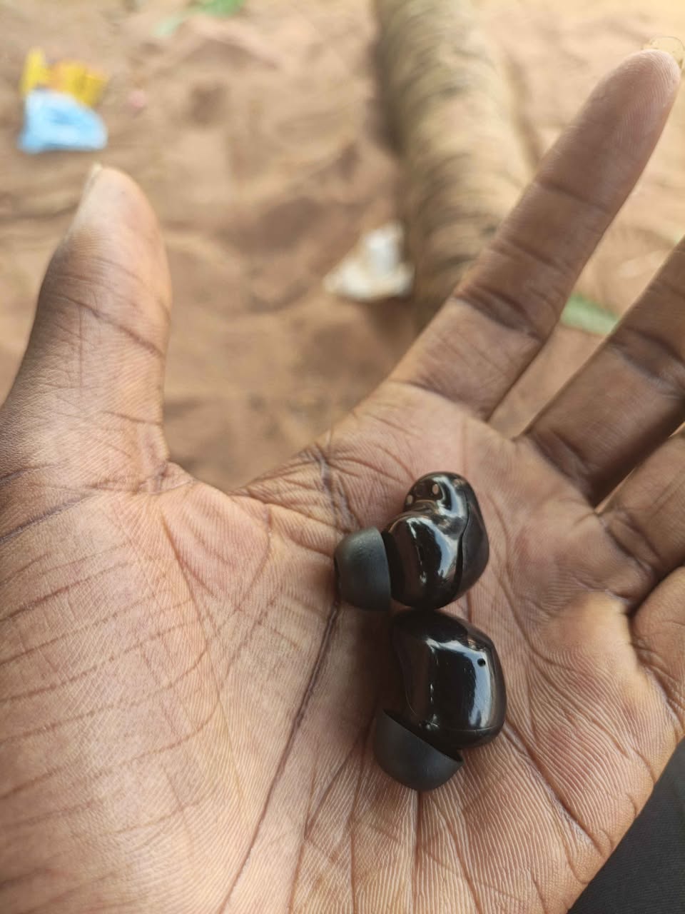 A picture of Redmi Buds 6 play