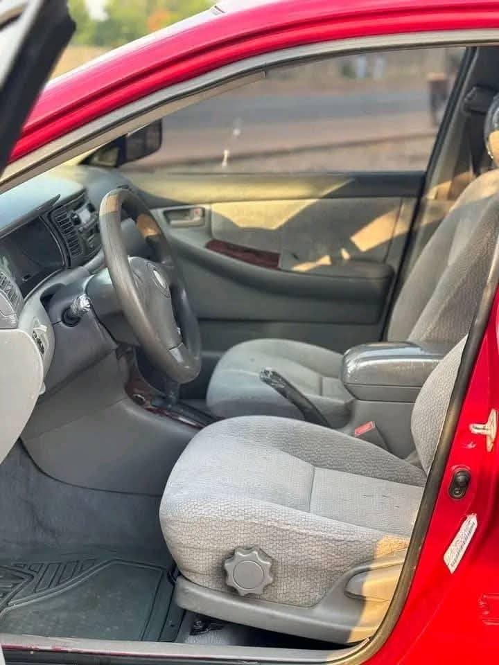 A picture of 2005 Toyota corolla