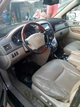 A picture of SMARTAUTOS Clean Toyota Sienna Engine is silent Gear untouched Ac