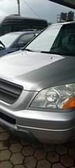 A picture of 2004 Honda pilot 2004