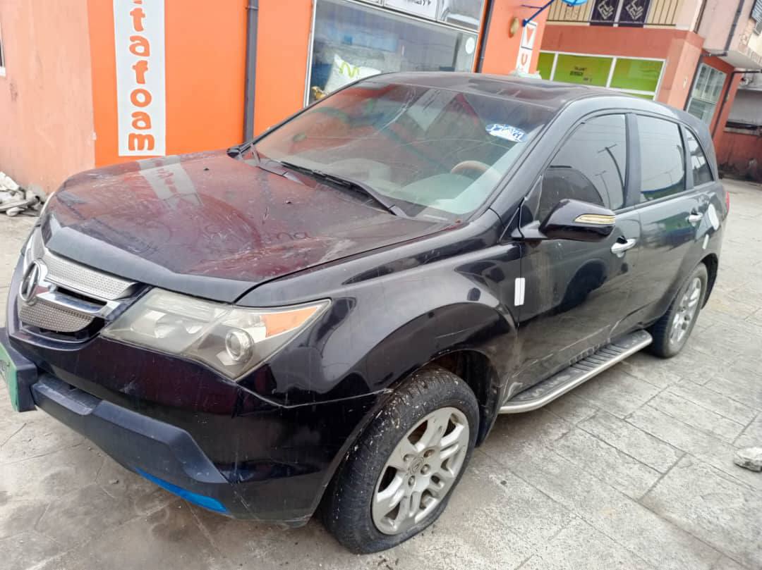 A picture of Acura Mdx 2010 model