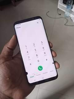 A picture of Samsung S8 gb64 ram4 ina vidot na creck kdg