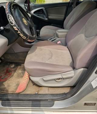 A picture of Very Clean RAV4 2008 model Registered Clean fabric interior perfect