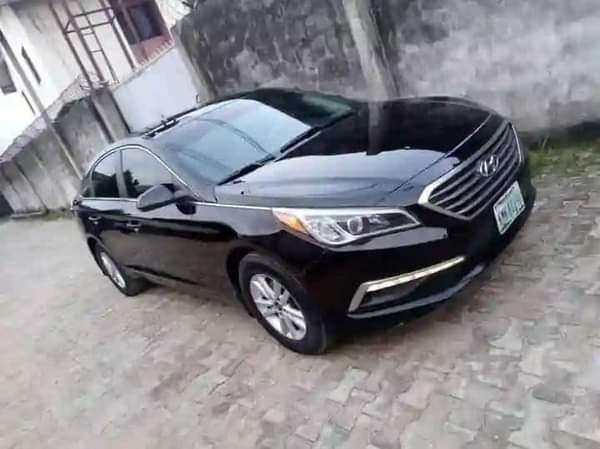 A picture of Belgium grade Hyundai sonata 2015 model first body buy and