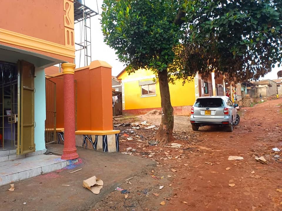 A picture of 45M UGX 2 DOUBLE ROOMED SHOPS FOR SALE 