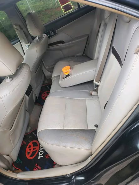 A picture of 2013 Toyota Camry V6