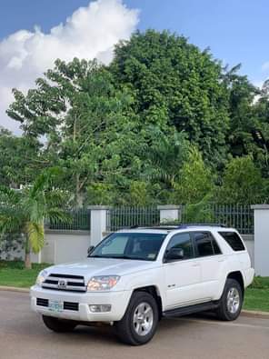 A picture of Clean and well maintained 2005 Toyota 4runner SR5 4x4 V6