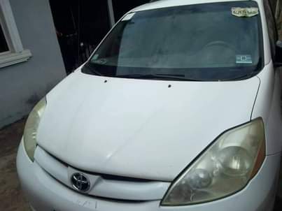 A picture of 2006 Toyota Seinna Space Bus