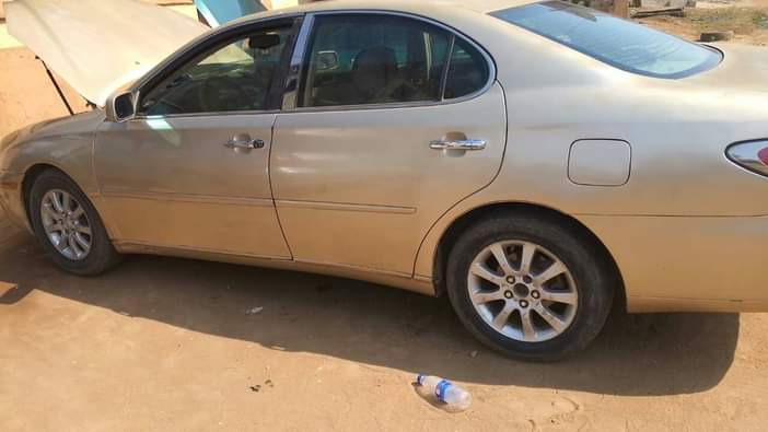 A picture of DEALER MARKET ES300 2003 FIRST BODY ENGINE SMOKING GEAR AC