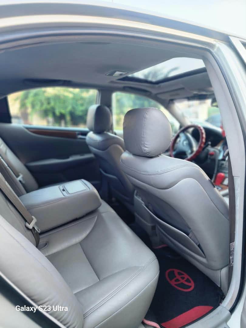 A picture of 2005 LEXUS Es330