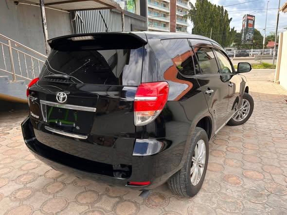 A picture of Toyota Vangurad